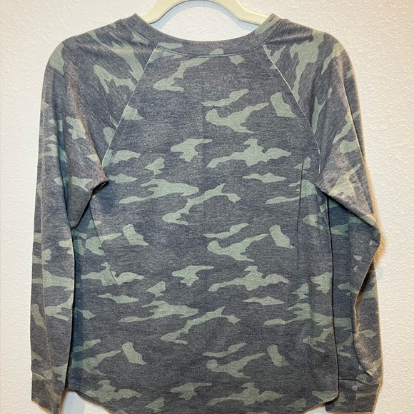 No Boundaries Women’s Camp Long Sleeve Top Size XS - Picture 5 of 7